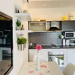 Apartment Green דירה *