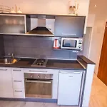 Apartment Green דירה *