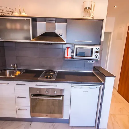 Apartment Green דירה *