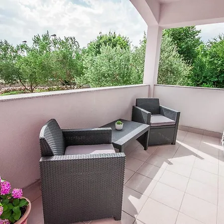 דירה Apartment Green זאדאר